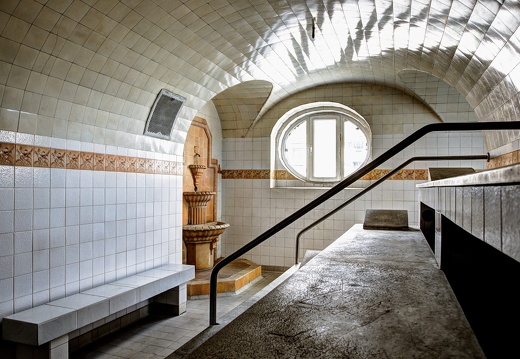 Sauna mit Brunnen Kopie